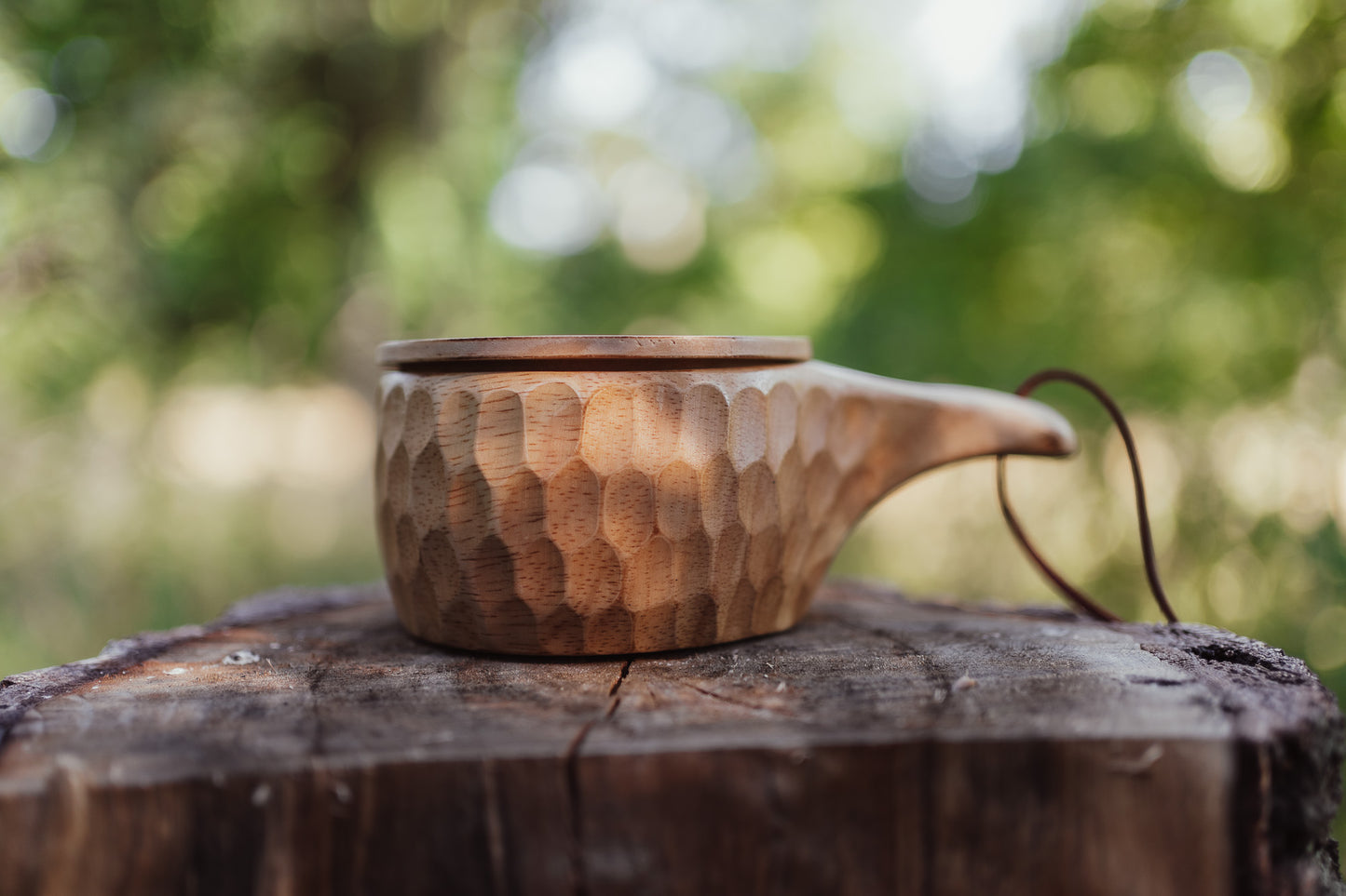 Wooden cup with lid