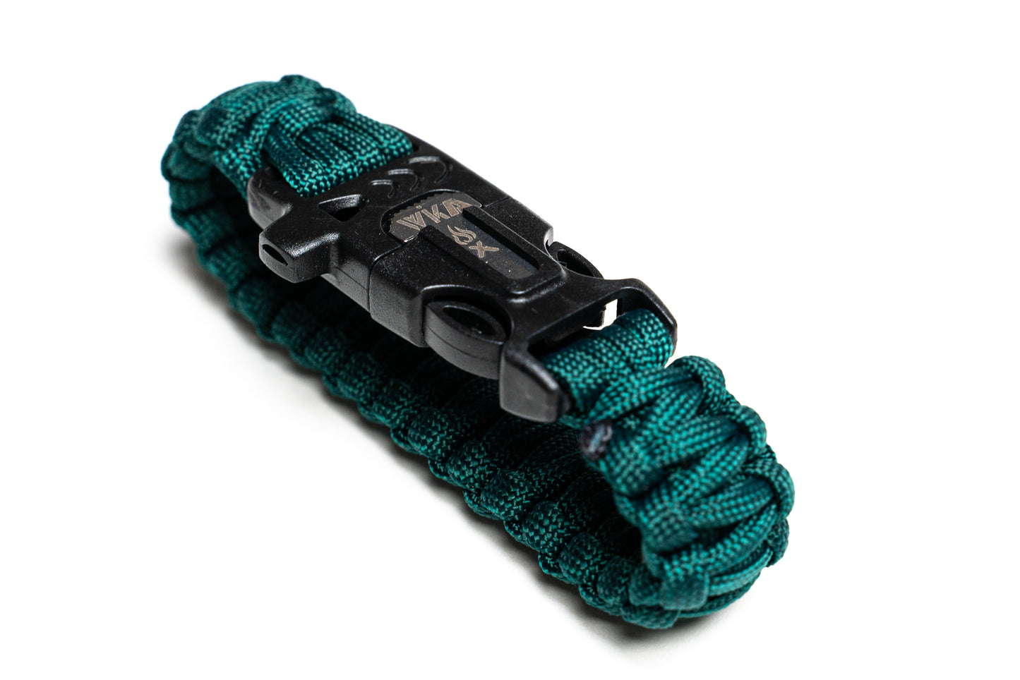 Survival bracelet paracord with flint