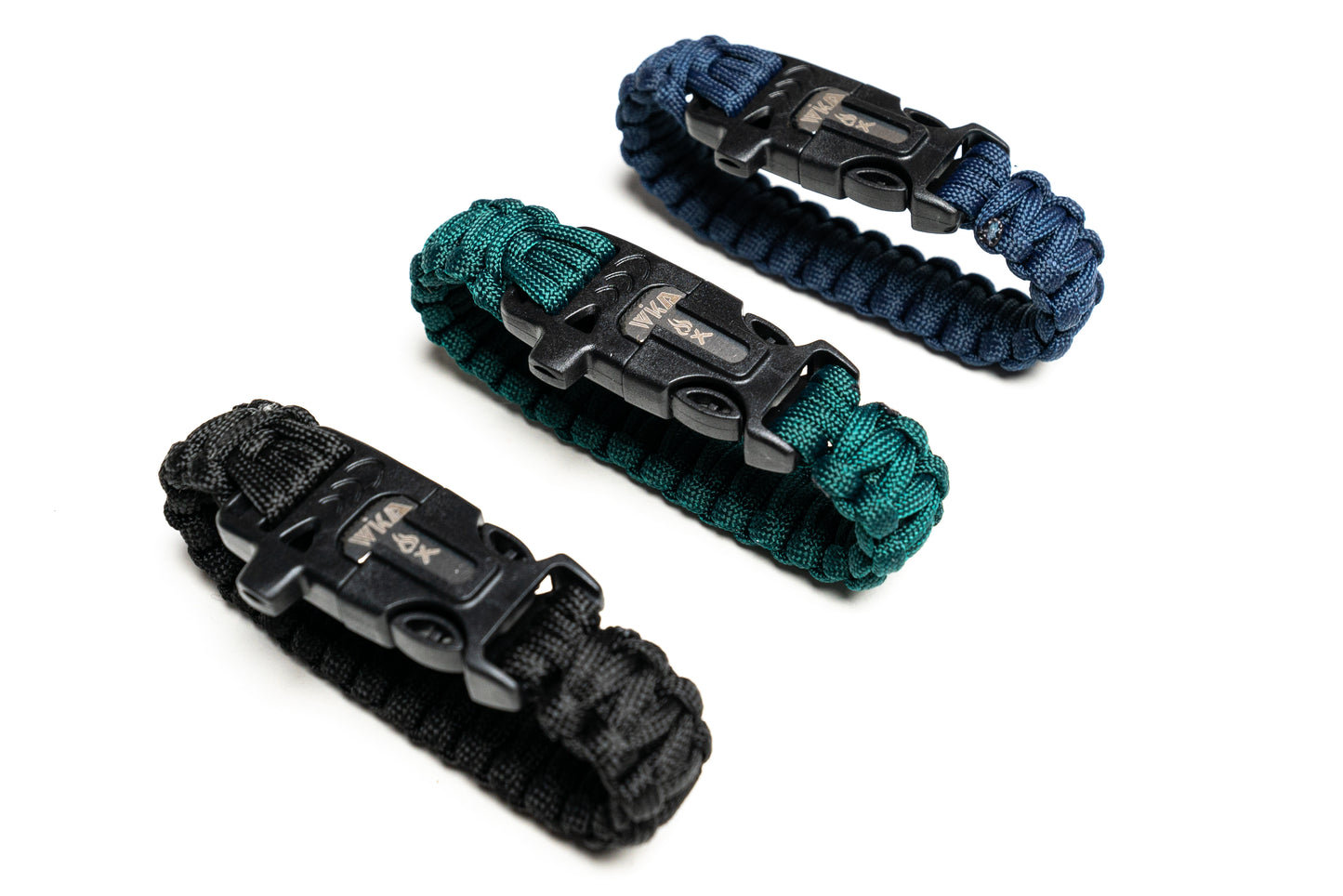 Survival bracelet paracord with flint